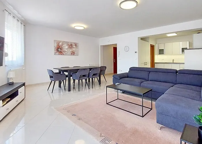 Apartment Stefany - Veli Maj